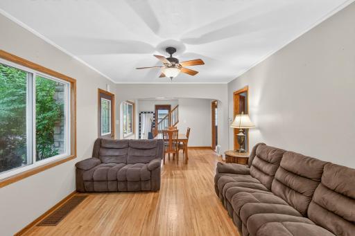 413 3rd Avenue E, Shakopee, MN 55379