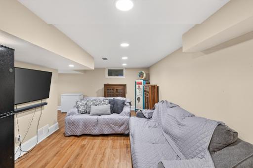 413 3rd Avenue E, Shakopee, MN 55379