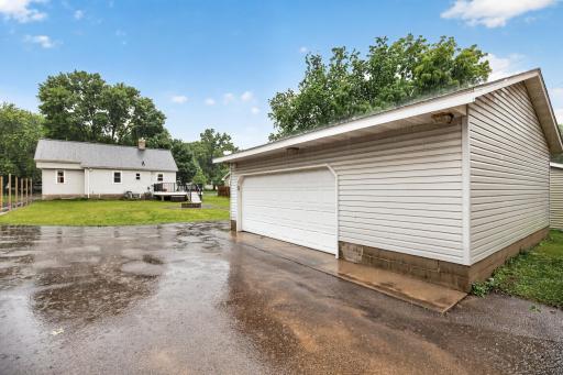 413 3rd Avenue E, Shakopee, MN 55379
