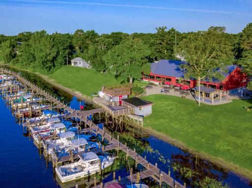 LakeOfTheWoods-FishingResort-RainyRiver-AerialDrone-37-2200px.jpg