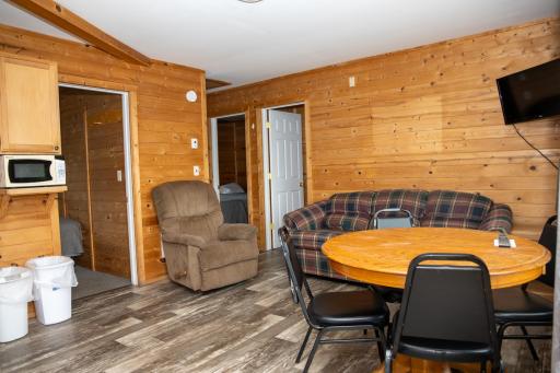 LakeOfTheWoods-Rental-Cabin-1-3BR-Waterfront-3305-2200px.jpg