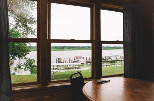 LakeOfTheWoods-Rental-Cabin-1-3BR-Waterfront-3323-2200px.jpg
