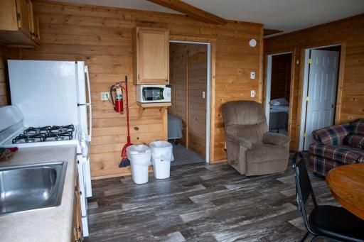 LakeOfTheWoods-Rental-Cabin-1-3BR-Waterfront-3301-2200px.jpg