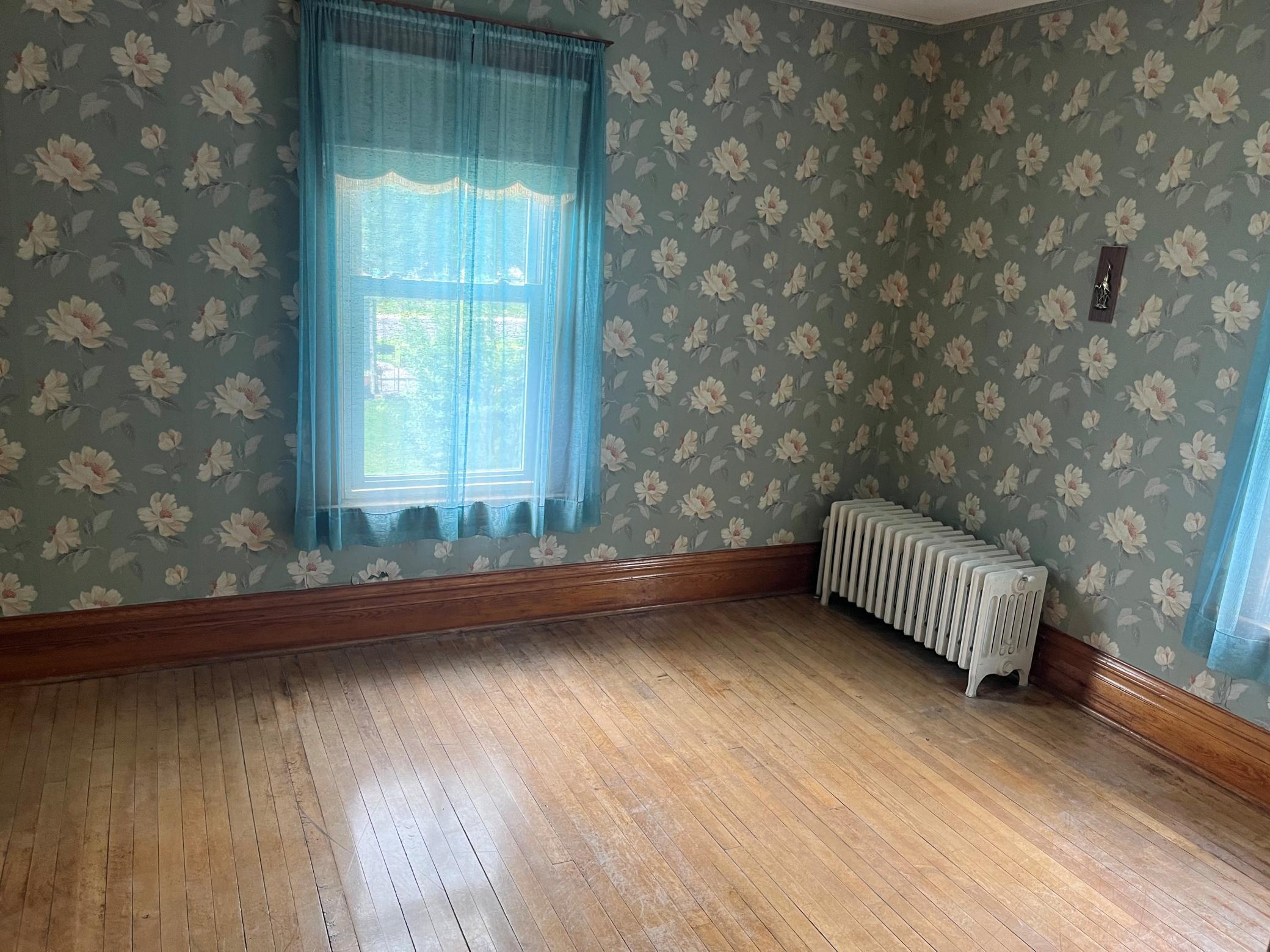upstairs bedroom 3.jpg