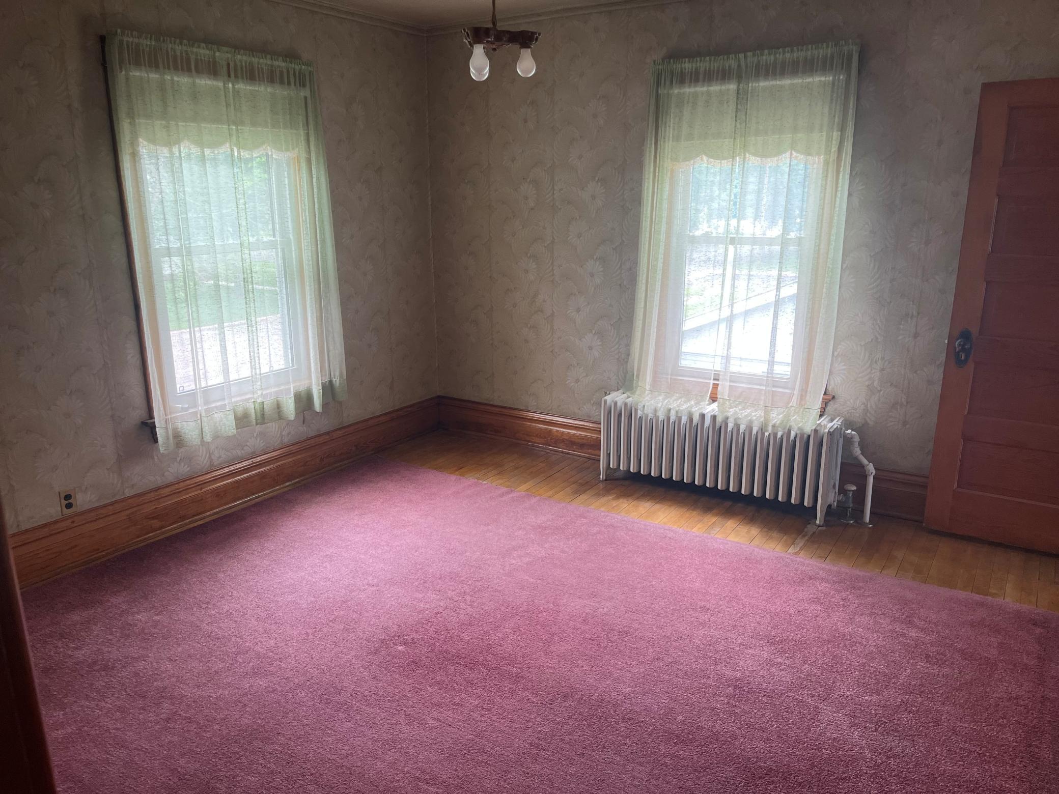 upstairs bedroom 2.jpg