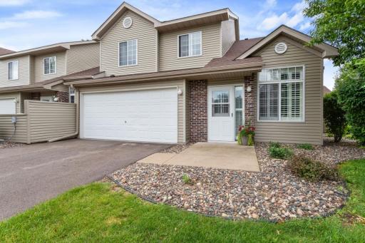 2440 Oakridge Circle, Hudson, WI 54016