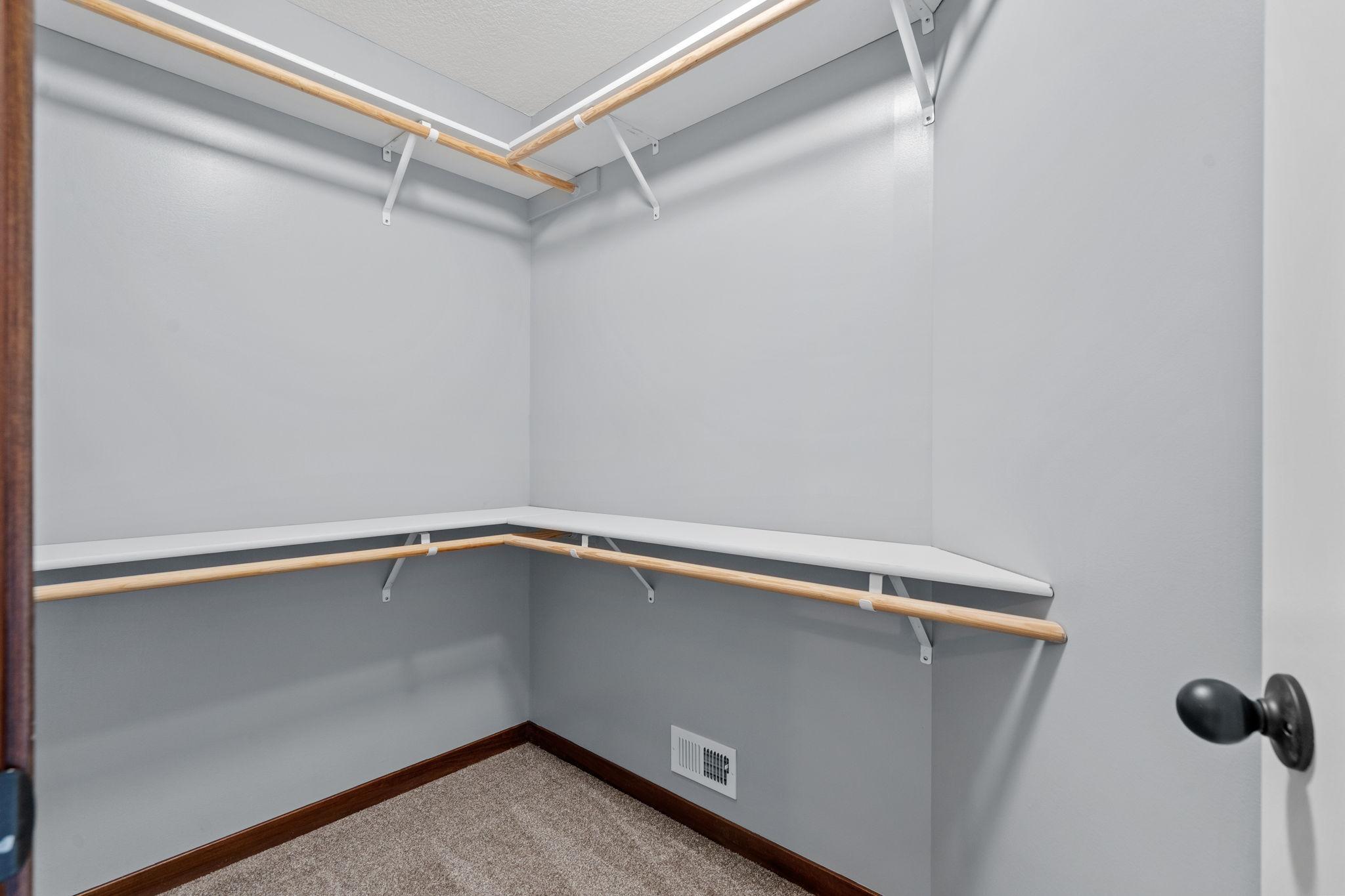 31-web-or-mls-8270 120th Ave-31.jpg