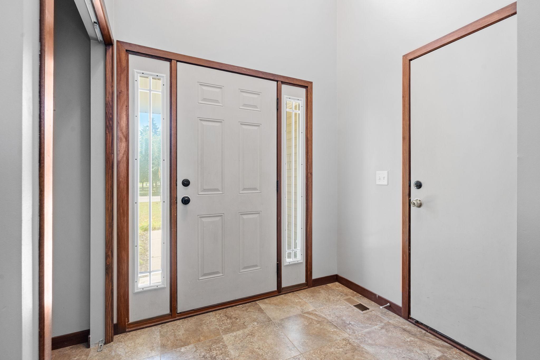 11-web-or-mls-8270 120th Ave-11.jpg