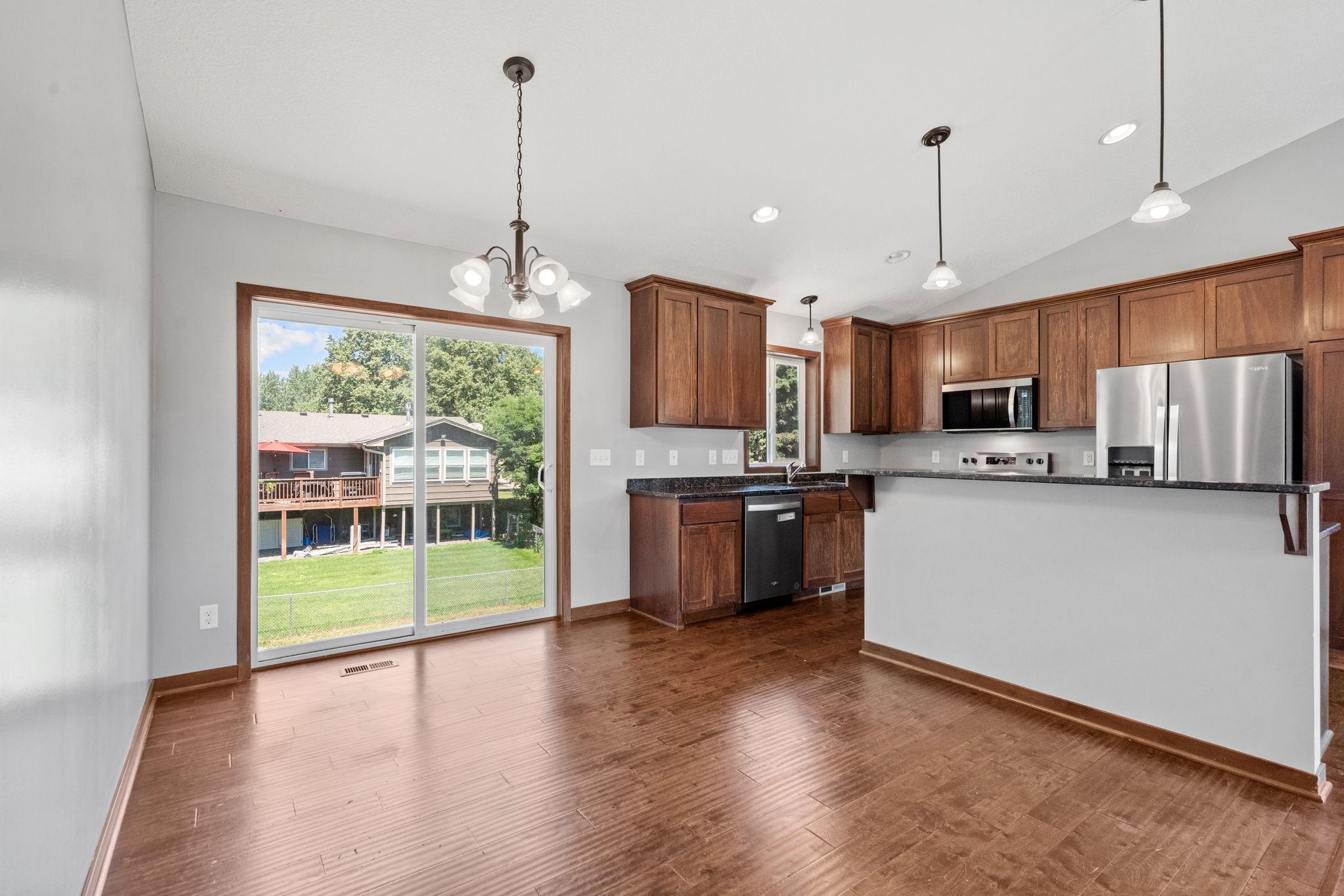 17-web-or-mls-8270 120th Ave-17.jpg