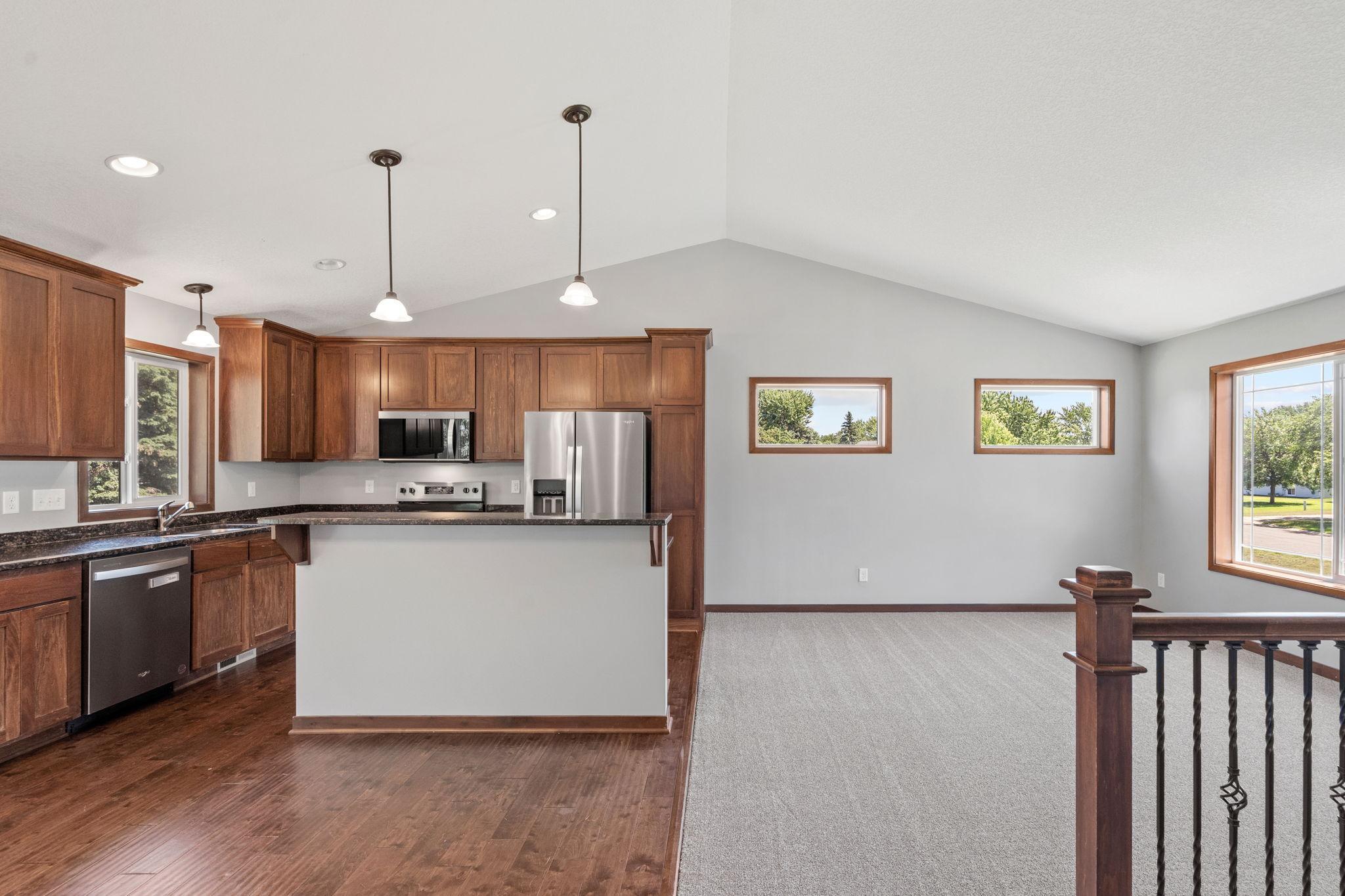 13-web-or-mls-8270 120th Ave-13.jpg