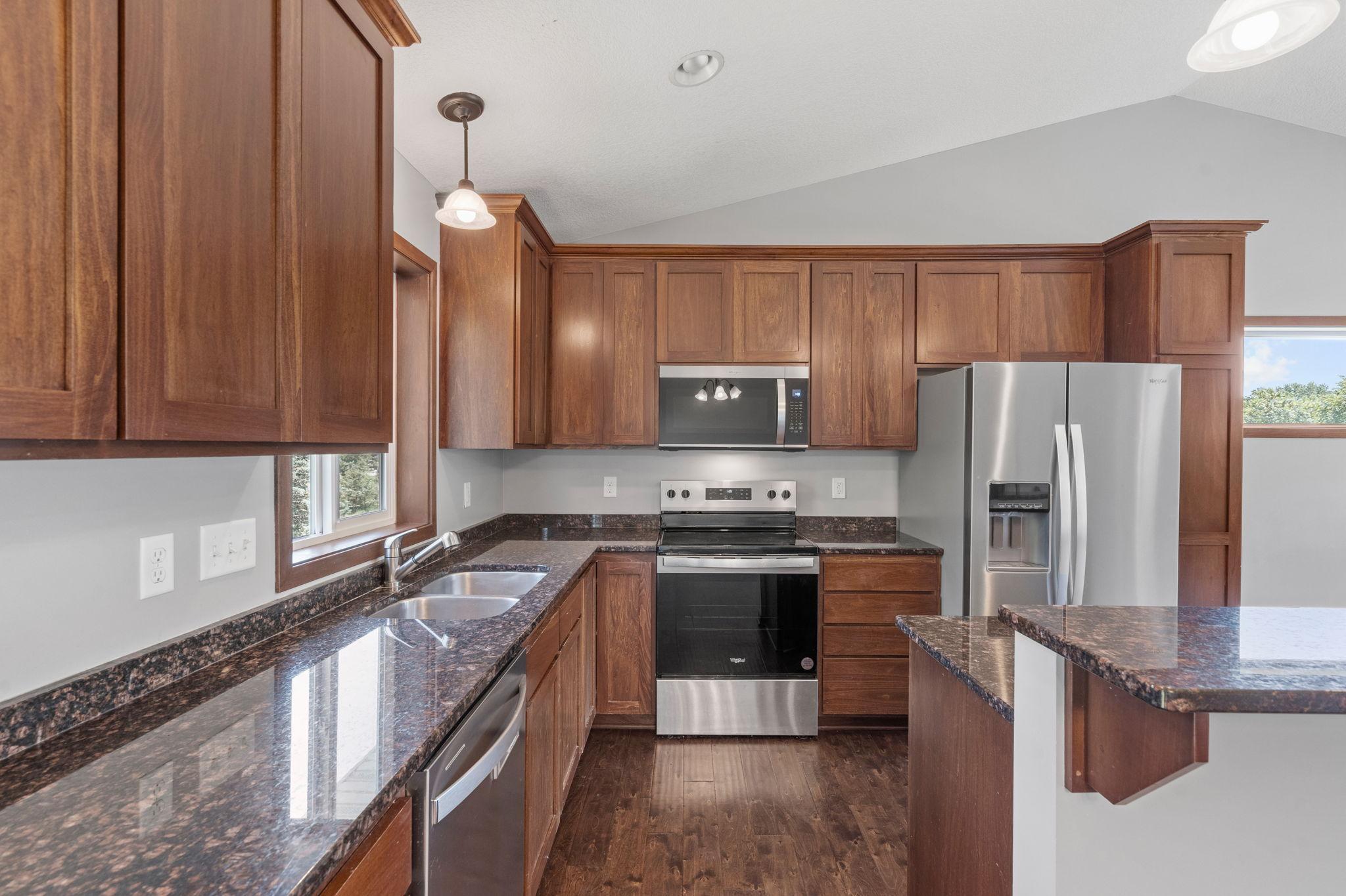 20-web-or-mls-8270 120th Ave-20.jpg