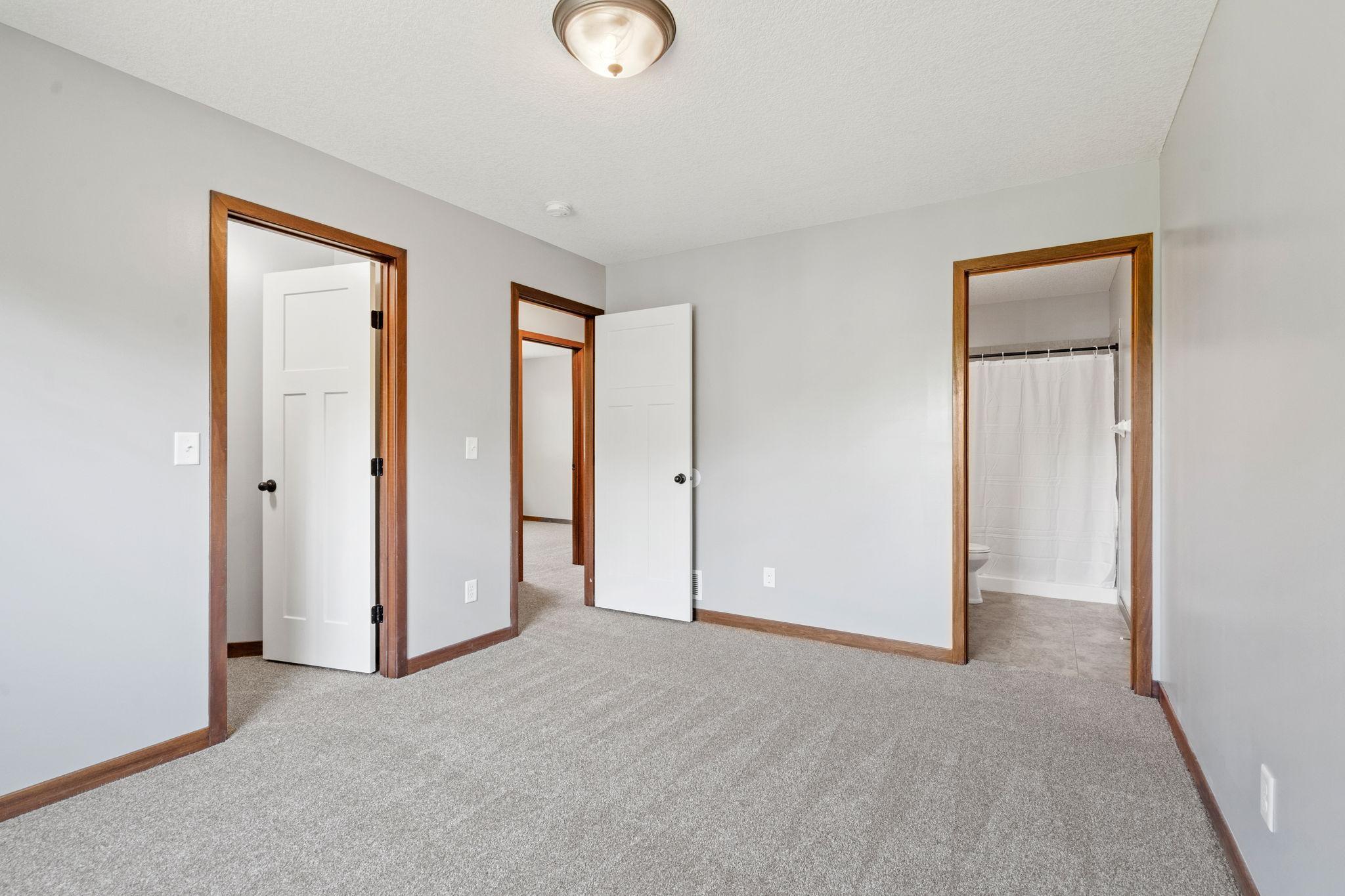 28-web-or-mls-8270 120th Ave-28.jpg