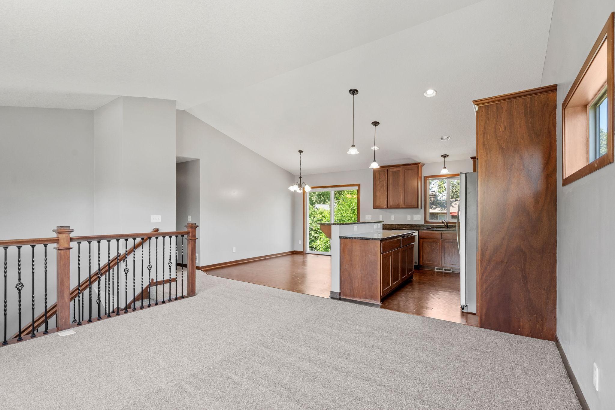 16-web-or-mls-8270 120th Ave-16.jpg
