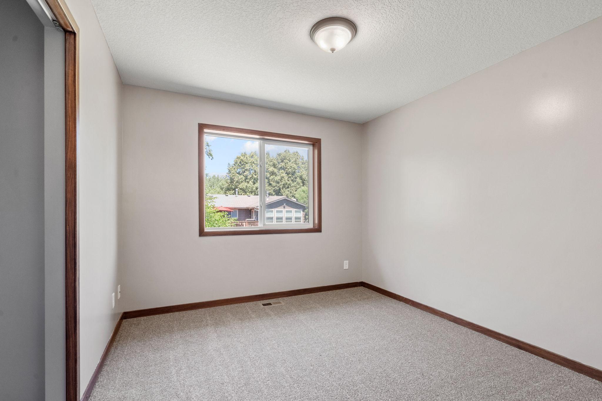 25-web-or-mls-8270 120th Ave-25.jpg