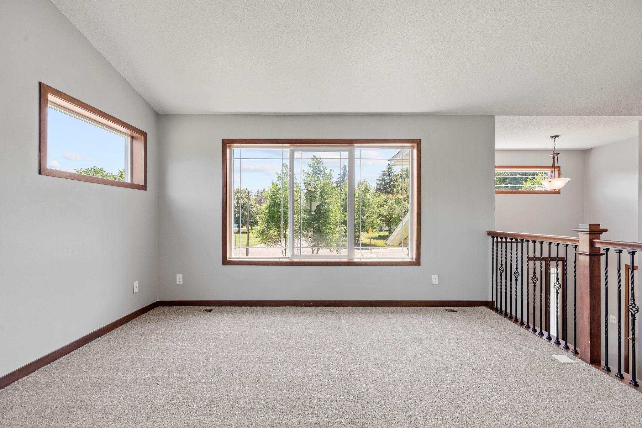 15-web-or-mls-8270 120th Ave-15.jpg