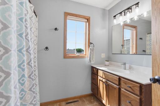 605 E 2nd Avenue, Beaver Creek, MN 56116