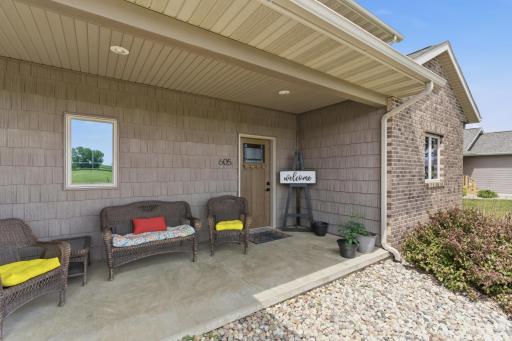 605 E 2nd Avenue, Beaver Creek, MN 56116