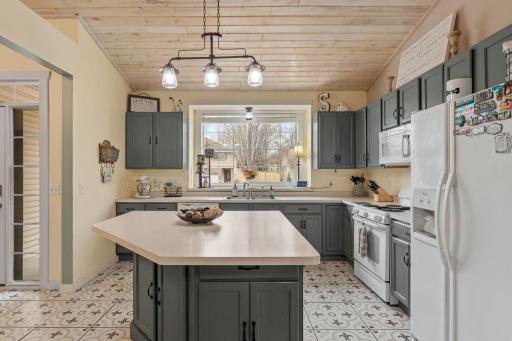 13761 Dorothy Drive, Rogers, MN 55374