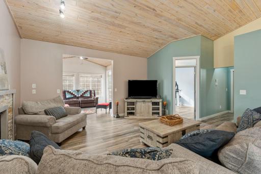 13761 Dorothy Drive, Rogers, MN 55374