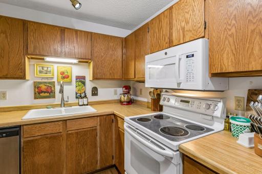 3850 Plymouth Boulevard, 205, Minneapolis, MN 55446