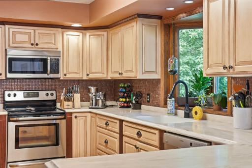 13500 Georgia Drive, Apple Valley, MN 55124