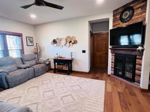 803 S Pine Street, Caledonia, MN 55921