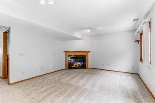 1447 Cutters Lane, Saint Paul, MN 55122