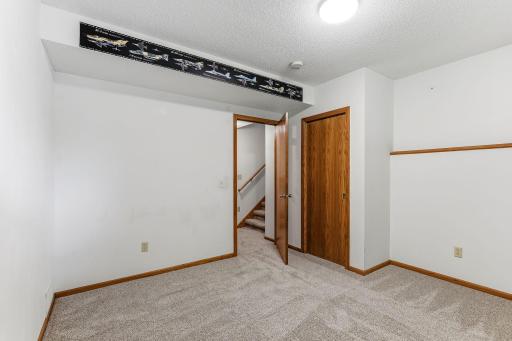 1447 Cutters Lane, Saint Paul, MN 55122
