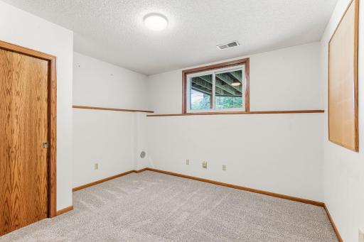 1447 Cutters Lane, Saint Paul, MN 55122