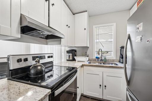13-web-or-mls-Olson Mem Hwy-S2706-013.jpg