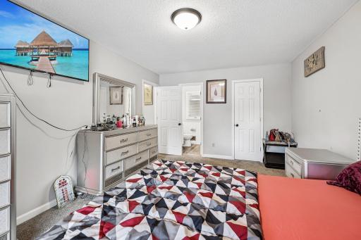 24-web-or-mls-Olson Mem Hwy-S2706-024.jpg