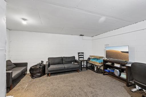 26-web-or-mls-Olson Mem Hwy-S2706-026.jpg