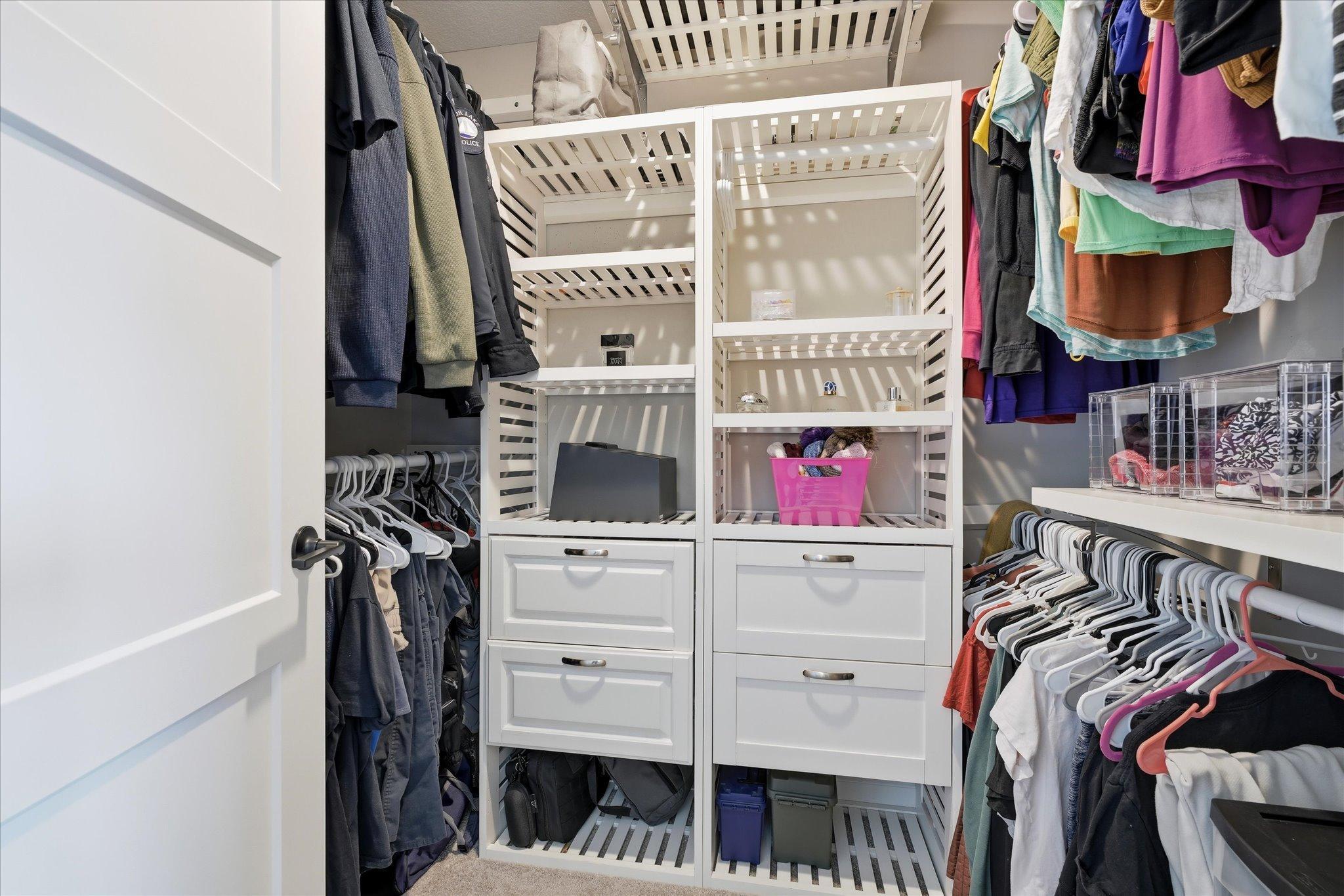 Walk-in Closet with custom builtins
