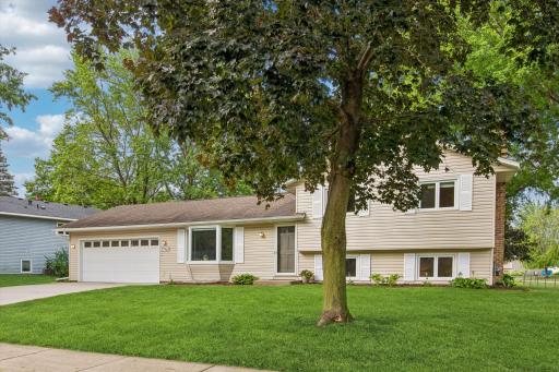 7743 Countryside Drive, Bloomington, MN 55438