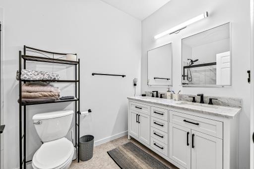 915 N Basswood Avenue, Duluth, MN 55811