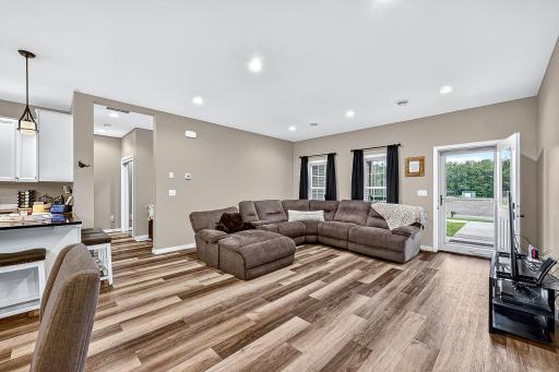 915 N Basswood Avenue, Duluth, MN 55811
