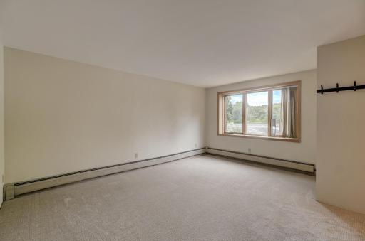 520 Glenbrook Avenue N, Saint Paul, MN 55128