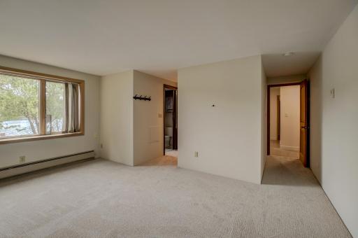 520 Glenbrook Avenue N, Saint Paul, MN 55128
