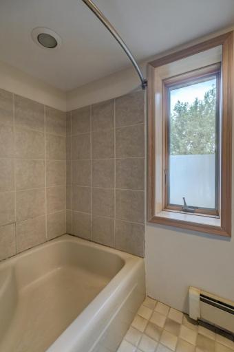 520 Glenbrook Avenue N, Saint Paul, MN 55128