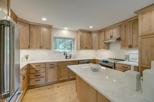 520 Glenbrook Avenue N, Saint Paul, MN 55128