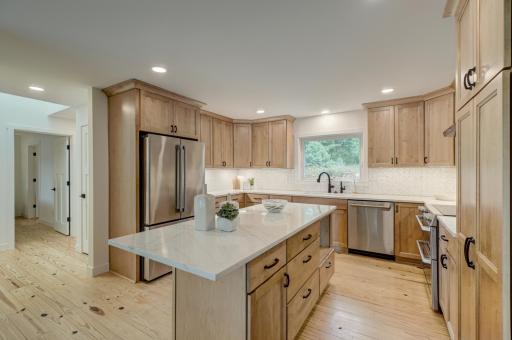 520 Glenbrook Avenue N, Saint Paul, MN 55128