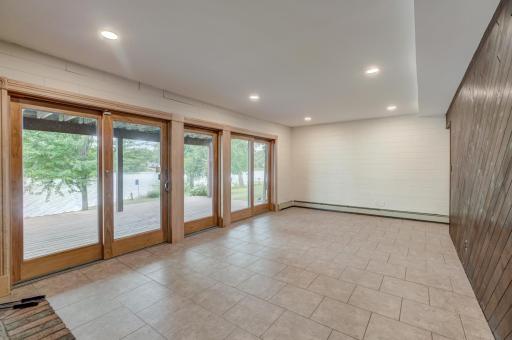 520 Glenbrook Avenue N, Saint Paul, MN 55128