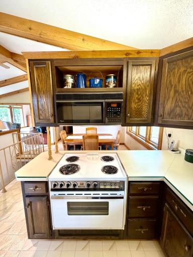 Kitchen 2.jpeg