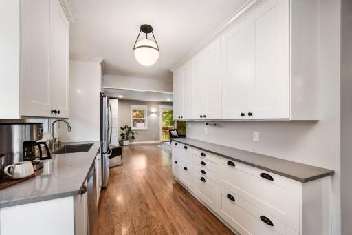 7-web-or-mls-3012-33rd-ave-ne.jpg