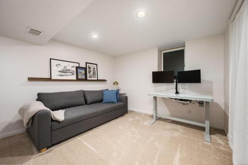 15-web-or-mls-3012-33rd-ave-ne.jpg