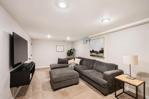 13-web-or-mls-3012-33rd-ave-ne.jpg