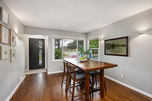 3-web-or-mls-3012-33rd-ave-ne.jpg