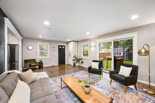 9-web-or-mls-3012-33rd-ave-ne.jpg