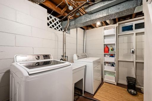 17-web-or-mls-3012-33rd-ave-ne.jpg