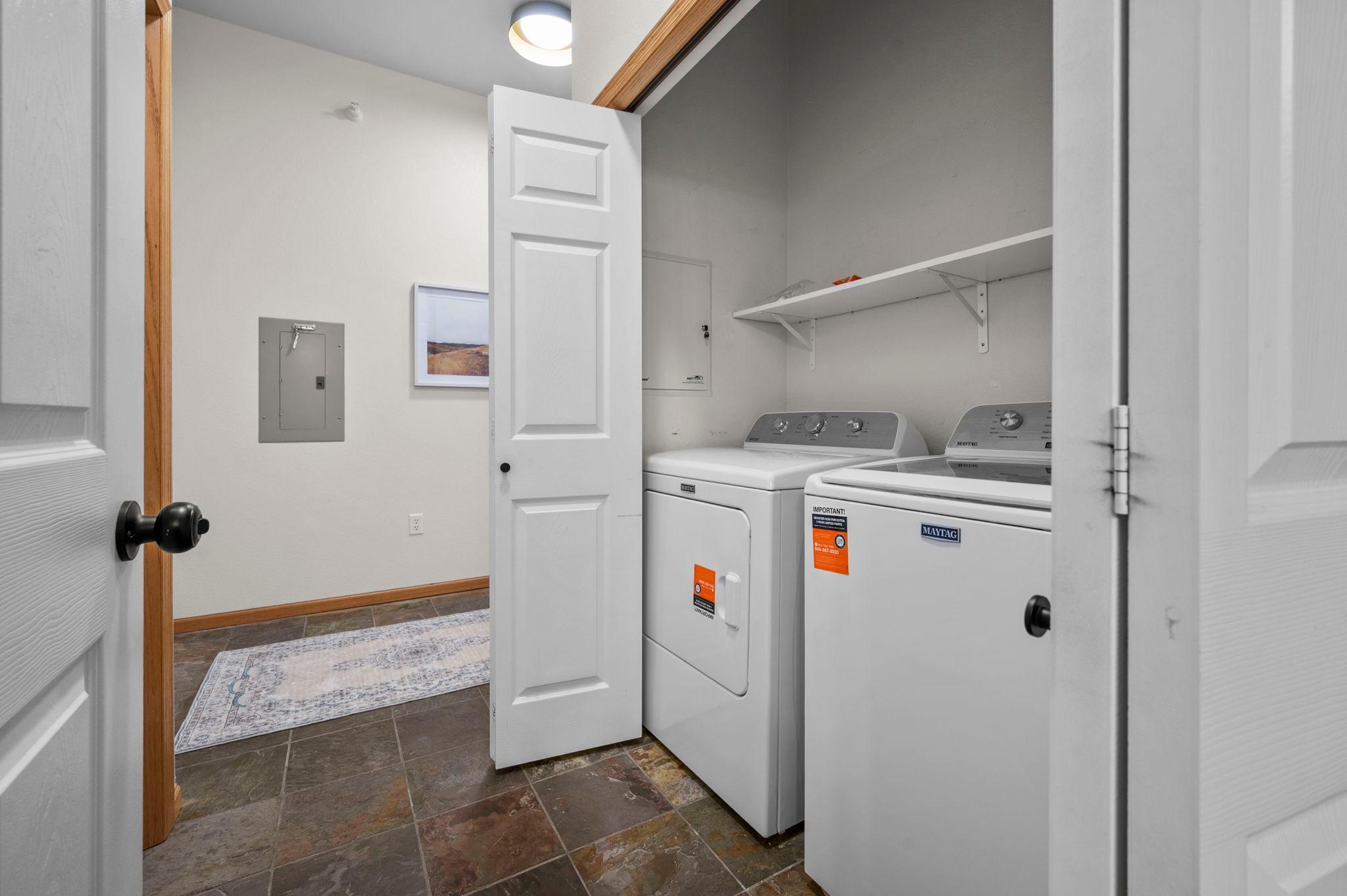 64-web-or-mls-1800 Graham Ave 404-119.jpg